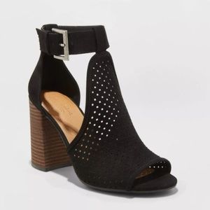 NWT Microsuede Block Heel Pumps - Universal Thread